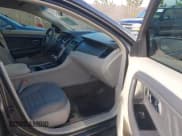 ✅ 2011 Ford Taurus SE • VIN: 1FAHP2DW8BG187383 • Lot: 43731636. Wystawiony na IAAI z przebiegiem 196 391 mil. Bezpłatny archiwum sprzedaży aukcyjnych z USA i szczegółowy raport historii pojazdu na DreamBid. Zdjęcie 5.