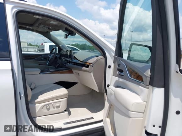 ✅ 2023 Cadillac Escalade ESV 4WD Sport Platinum • VIN: 1GYS4RKL3PR310961 • Lot: 42954696. Listed on IAAI with 10,765 mi. Free auction sales archive from the USA and detailed vehicle history report at DreamBid. Image 5.
