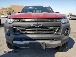 ✅ 2024 Chevrolet Colorado 4WD Trail Boss • VIN: 1GCPTEEK0R1149108 • Лот: 70298004. Опубликован ранее на Copart с пробегом 5 504 миль. Бесплатный доступ к архиву аукционных продаж из США и подробный отчёт об истории автомобиля на DreamBid. Изображение 5.