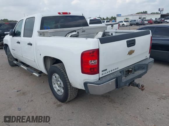 ✅ 2011 Chevrolet Silverado 1500 LT • VIN: 3GCPCSE09BG307739 • Лот: 43544351. Опубликован ранее на IAAI с пробегом 204 198 миль. Бесплатный доступ к архиву аукционных продаж из США и подробный отчёт об истории автомобиля на DreamBid. Изображение 3.