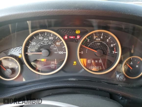 ✅ 2014 Jeep Wrangler Unlimited Sahara • VIN: 1C4HJWEG1EL205289 • Лот: 74081994. Опубликован ранее на Copart с пробегом 138 027 миль. Бесплатный доступ к архиву аукционных продаж из США и подробный отчёт об истории автомобиля на DreamBid. Изображение 9.