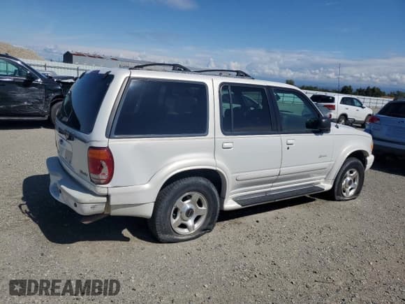 ✅ 2001 Ford Explorer • VIN: 1FMZU75E01ZA54089 • Lot: 71721185. Wystawiony na Copart z przebiegiem 252 194 mil. Bezpłatny archiwum sprzedaży aukcyjnych z USA i szczegółowy raport historii pojazdu na DreamBid. Zdjęcie 3.