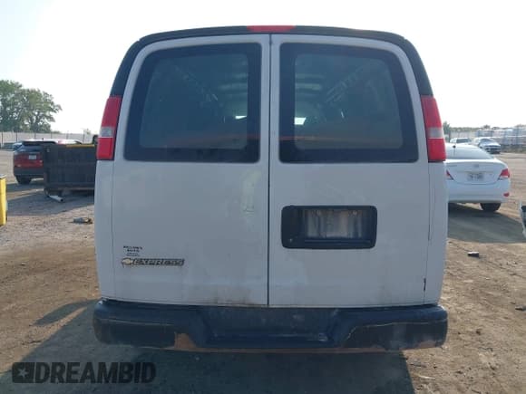 ✅ 2017 Chevrolet Express Cargo • VIN: 1GCWGBFF1H1136625 • Lot: 43149664. Listed on IAAI with 207,694 mi. Free auction sales archive from the USA and detailed vehicle history report at DreamBid. Image 17.