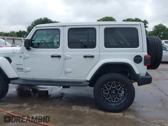 ✅ 2019 Jeep Wrangler Unlimited Sahara • VIN: 1C4HJXENXKW547676 • Lot: 42475926. Listed on IAAI with 130,952 mi. Free auction sales archive from the USA and detailed vehicle history report at DreamBid. Image 20.