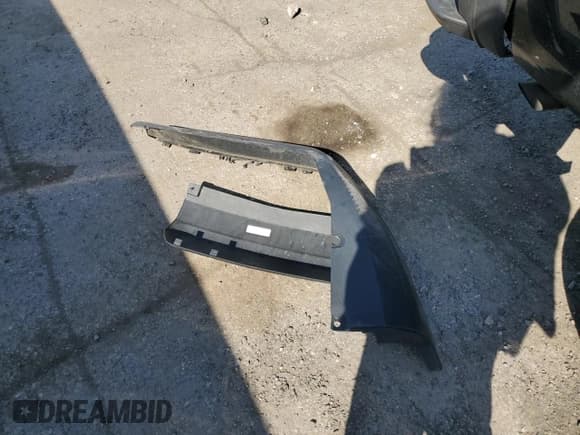 ✅ 2021 Chevrolet Suburban RST • VIN: 1GNSKEKD7MR219076 • Lot: 54423625. Listed on Copart with 60,601 mi. Free auction sales archive from the USA and detailed vehicle history report at DreamBid. Image 13.