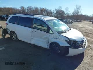 ✅ 2011 Toyota Sienna XLE • VIN: 5TDYK3DC7BS160928 • Lot: 43762409. Listed on IAAI with 121,844 mi. Free auction sales archive from the USA and detailed vehicle history report at DreamBid. Image 1.