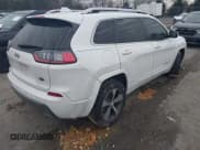 ✅ 2019 Jeep Cherokee Overland • VIN: 1C4PJMJX8KD315204 • Lot: 41137019. Wystawiony na IAAI z przebiegiem 121 654 mil. Bezpłatny archiwum sprzedaży aukcyjnych z USA i szczegółowy raport historii pojazdu na DreamBid. Zdjęcie 4.