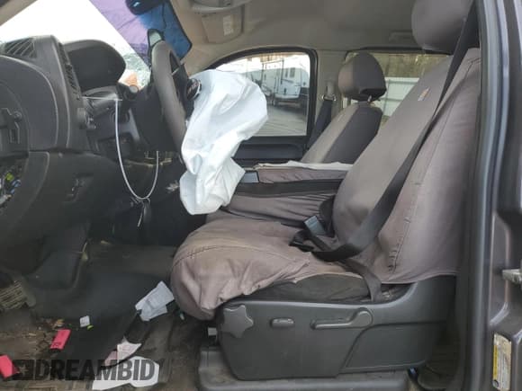 ✅ 2010 GMC Sierra 2500HD SLE • VIN: 1GT4K0B61AF117985 • Lot: 85198154. Wystawiony na Copart z przebiegiem Nie podano. Bezpłatny archiwum sprzedaży aukcyjnych z USA i szczegółowy raport historii pojazdu na DreamBid. Zdjęcie 7.