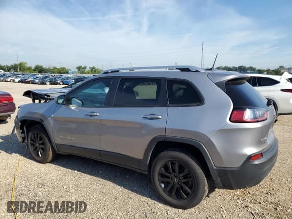 ✅ 2021 Jeep Cherokee Latitude • VIN: 1C4PJMCB5MD193079 • Лот: 68750935. Опубликован ранее на Copart с пробегом 110 692 миль. Бесплатный доступ к архиву аукционных продаж из США и подробный отчёт об истории автомобиля на DreamBid. Изображение 2.