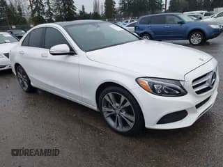 ✅ 2015 Mercedes-Benz C 300 Luxury • VIN: 55SWF4KB6FU023015 • Lot: 43871422. Wystawiony na IAAI z przebiegiem 48 539 mil. Bezpłatny archiwum sprzedaży aukcyjnych z USA i szczegółowy raport historii pojazdu na DreamBid. Zdjęcie 1.