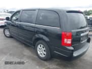 ✅ 2010 Chrysler Town & Country LX • VIN: 2A4RR2D18AR448743 • Lot: 42054602. Wystawiony na IAAI z przebiegiem 191 196 mil. Bezpłatny archiwum sprzedaży aukcyjnych z USA i szczegółowy raport historii pojazdu na DreamBid. Zdjęcie 3.