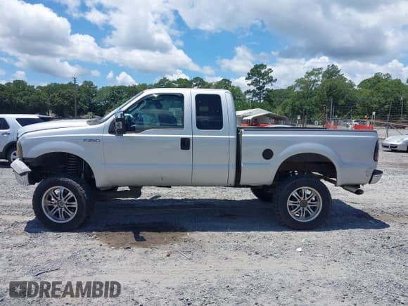 ✅ 2005 Ford F-250 XL • VIN: 1FTSX21535EB99050 • Lot: 42623783. Wystawiony na IAAI z przebiegiem 228 237 mil. Bezpłatny archiwum sprzedaży aukcyjnych z USA i szczegółowy raport historii pojazdu na DreamBid. Zdjęcie 14.