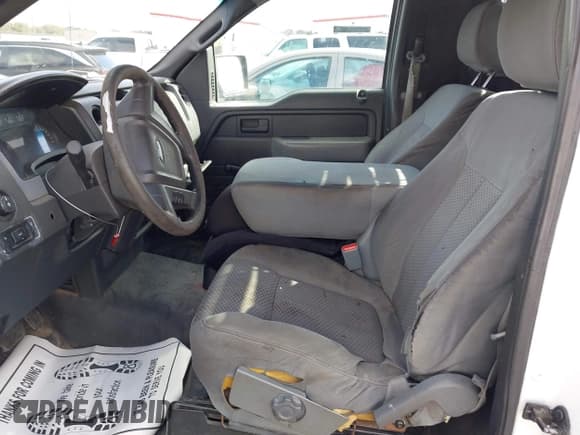 ✅ 2011 Ford F-150 XL • VIN: 1FTNF1CF1BKD62520 • Lot: 43766500. Wystawiony na IAAI z przebiegiem 205 222 mil. Bezpłatny archiwum sprzedaży aukcyjnych z USA i szczegółowy raport historii pojazdu na DreamBid. Zdjęcie 5.