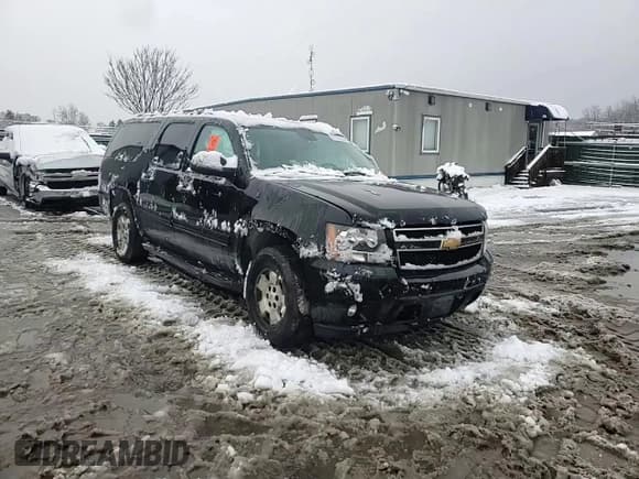 ✅ 2012 Chevrolet Suburban LT • VIN: 1GNSKJE73CR253822 • Lot: 81295254. Wystawiony na Copart z przebiegiem Nie podano. Bezpłatny archiwum sprzedaży aukcyjnych z USA i szczegółowy raport historii pojazdu na DreamBid. Zdjęcie 14.