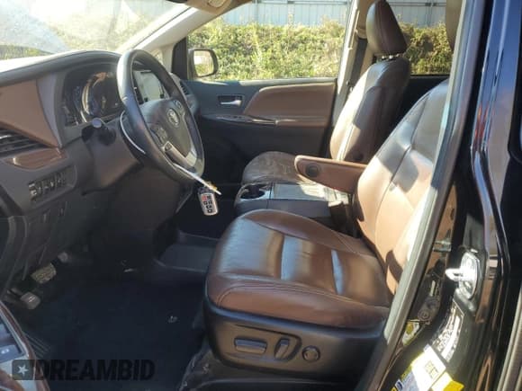 ✅ 2017 Toyota Sienna XLE • VIN: 5TDDZ3DC3HS154952 • Лот: 89538615. Опубликован ранее на Copart с пробегом 73 069 миль. Бесплатный доступ к архиву аукционных продаж из США и подробный отчёт об истории автомобиля на DreamBid. Изображение 7.