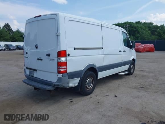 ✅ 2012 Mercedes-Benz Sprinter Cargo • VIN: WD3PE7CC8C5626783 • Lot: 42634700. Listed on IAAI with 171,899 mi. Free auction sales archive from the USA and detailed vehicle history report at DreamBid. Image 4.