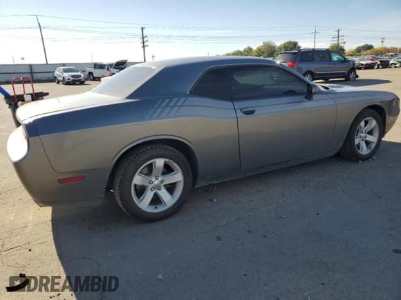✅ 2012 Dodge Challenger SXT • VIN: 2C3CDYAG0CH228029 • Lot: 77434704. Wystawiony na Copart z przebiegiem 133 272 mil. Bezpłatny archiwum sprzedaży aukcyjnych z USA i szczegółowy raport historii pojazdu na DreamBid. Zdjęcie 3.