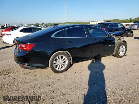 2017 Chevrolet Malibu LT z VIN 1G1ZE5ST0HF138233, wystawiony jako Copart lot #84205955 z przebiegiem 140 699 mil mil oraz Szkoda całkowita • Salvage title. Historia ofert i sprzedaży dostępna na DreamBid. Obrazek 3.