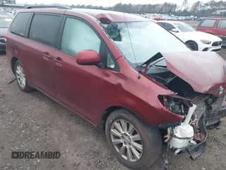 ✅ 2011 Toyota Sienna LE • VIN: 5TDJK3DC9BS019182 • Lot: 43748125. Wystawiony na IAAI z przebiegiem 256 485 mil. Bezpłatny archiwum sprzedaży aukcyjnych z USA i szczegółowy raport historii pojazdu na DreamBid. Zdjęcie 1.