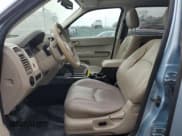 ✅ 2008 Mercury Mariner Premier • VIN: 4M2CU87198KJ39228 • Lot: 71774735. Wystawiony na Copart z przebiegiem 141 097 mil. Bezpłatny archiwum sprzedaży aukcyjnych z USA i szczegółowy raport historii pojazdu na DreamBid. Zdjęcie 7.