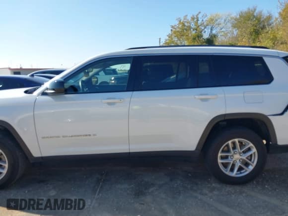 ✅ 2023 Jeep Grand Cherokee Laredo • VIN: 1C4RJJAG6P8901665 • Lot: 43875594. Listed on IAAI with 60,960 mi. Free auction sales archive from the USA and detailed vehicle history report at DreamBid. Image 14.