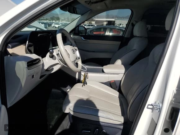 ✅ 2023 Hyundai Palisade Limited • VIN: KM8R54GE2PU568265 • Лот: 46940315. Опубликован ранее на Copart с пробегом 29 562 миль. Бесплатный доступ к архиву аукционных продаж из США и подробный отчёт об истории автомобиля на DreamBid. Изображение 7.