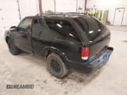 ✅ 2001 GMC Jimmy SLS • VIN: 1GKCS18W61K236944 • Лот: 41971901. Опубликован ранее на IAAI с пробегом 277 046 миль. Бесплатный доступ к архиву аукционных продаж из США и подробный отчёт об истории автомобиля на DreamBid. Изображение 3.