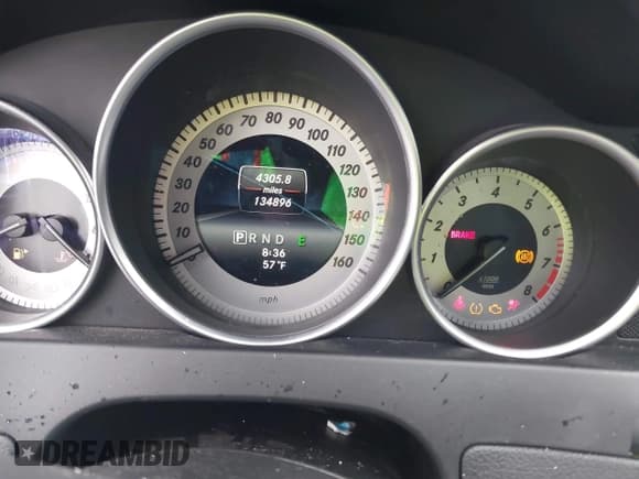 ✅ 2014 Mercedes-Benz C 250 Sport • VIN: WDDGF4HBXEG253583 • Lot: 42189407. Wystawiony na IAAI z przebiegiem 134 896 mil. Bezpłatny archiwum sprzedaży aukcyjnych z USA i szczegółowy raport historii pojazdu na DreamBid. Zdjęcie 7.