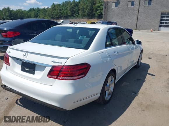 ✅ 2016 Mercedes-Benz E 350 Luxury • VIN: WDDHF8JB4GB292174 • Lot: 42992025. Listed on IAAI with 59,163 mi. Free auction sales archive from the USA and detailed vehicle history report at DreamBid. Image 4.
