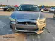 2013 Mitsubishi Outlander ES z VIN 4A4AP3AU2DE011084, wystawiony jako Copart lot #71807855 z przebiegiem 141 460 mil mil oraz Szkoda całkowita • Salvage title. Historia ofert i sprzedaży dostępna na DreamBid. Obrazek 5.