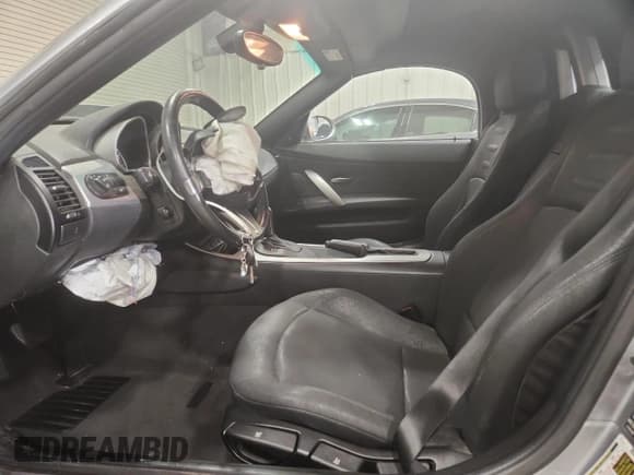 ✅ 2006 BMW Z4 3.0i • VIN: 4USBU33586LW67759 • Лот: 91785915. Опубликован ранее на Copart с пробегом 70 003 миль. Бесплатный доступ к архиву аукционных продаж из США и подробный отчёт об истории автомобиля на DreamBid. Изображение 7.