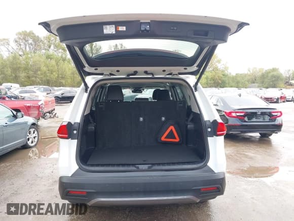 ✅ 2024 Toyota Highlander XLE • VIN: 5TDAAAB52RS054572 • Лот: 43557893. Опубликован ранее на IAAI с пробегом 16 627 миль. Бесплатный доступ к архиву аукционных продаж из США и подробный отчёт об истории автомобиля на DreamBid. Изображение 17.