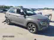 ✅ 2022 Hyundai Venue SEL • VIN: KMHRC8A33NU199692 • Lot: 89556155. Wystawiony na Copart z przebiegiem 66 976 mil. Bezpłatny archiwum sprzedaży aukcyjnych z USA i szczegółowy raport historii pojazdu na DreamBid. Zdjęcie 4.