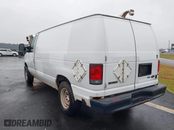 ✅ 2010 Ford Econoline Cargo Commercial • VIN: 1FTNE1EW8ADA91796 • Lot: 43672872. Listed on IAAI with 275,456 mi. Free auction sales archive from the USA and detailed vehicle history report at DreamBid. Image 3.