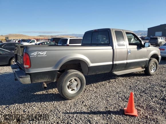 ✅ 2002 Ford F-350 XL • VIN: 1FTSX31FX2EB36411 • Lot: 77102144. Wystawiony na Copart z przebiegiem Nie podano. Bezpłatny archiwum sprzedaży aukcyjnych z USA i szczegółowy raport historii pojazdu na DreamBid. Zdjęcie 3.