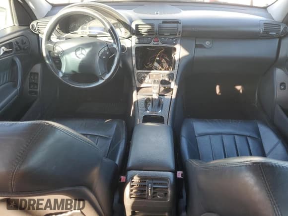 ✅ 2002 Mercedes-Benz C AMG • VIN: WDBRF65J12F198726 • Лот: 92498835. Опубликован ранее на Copart с пробегом Не указан. Бесплатный доступ к архиву аукционных продаж из США и подробный отчёт об истории автомобиля на DreamBid. Изображение 8.