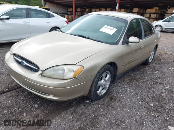 ✅ 2001 Ford Taurus SE • VIN: 1FAFP53UX1A179697 • Лот: 42988047. Опубликован ранее на IAAI с пробегом 224 205 миль. Бесплатный доступ к архиву аукционных продаж из США и подробный отчёт об истории автомобиля на DreamBid. Изображение 2.