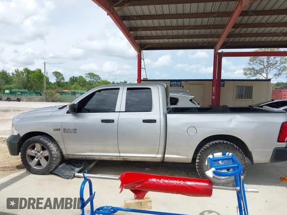 ✅ 2017 Ram 1500 Express • VIN: 1C6RR6FT6HS723666 • Lot: 42414096. Wystawiony na IAAI z przebiegiem 155 899 mil. Bezpłatny archiwum sprzedaży aukcyjnych z USA i szczegółowy raport historii pojazdu na DreamBid. Zdjęcie 14.