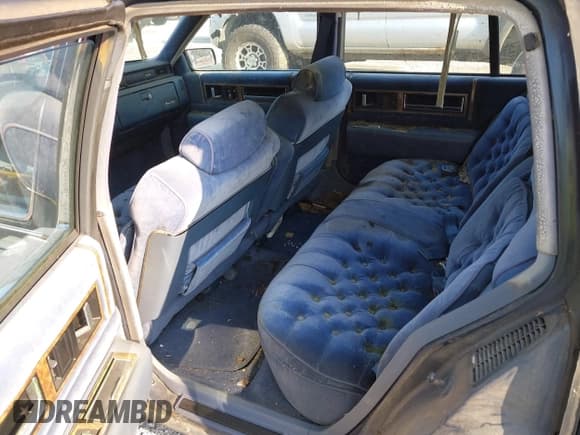 ✅ 1985 Cadillac LYRIQ • VIN: 1G6CB698XF4229714 • Лот: 42666527. Опубликован ранее на IAAI с пробегом 207 521 миль. Бесплатный доступ к архиву аукционных продаж из США и подробный отчёт об истории автомобиля на DreamBid. Изображение 8.