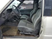 ✅ 1988 Toyota 4Runner • VIN: JT3VN66W8J0019827 • Лот: 82001395. Опубликован ранее на Copart с пробегом 244 743 миль. Бесплатный доступ к архиву аукционных продаж из США и подробный отчёт об истории автомобиля на DreamBid. Изображение 7.