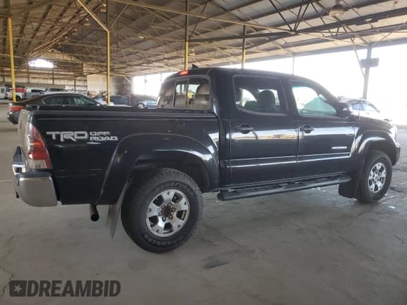 ✅ 2015 Toyota Tacoma • VIN: 3TMLU4EN9FM192716 • Лот: 61462045. Опубликован ранее на Copart с пробегом 103 240 миль. Бесплатный доступ к архиву аукционных продаж из США и подробный отчёт об истории автомобиля на DreamBid. Изображение 3.