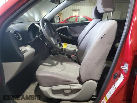 ✅ 2008 Toyota RAV4 • VIN: JTMBD35V385158544 • Lot: 89802825. Wystawiony na Copart z przebiegiem 165 992 mil. Bezpłatny archiwum sprzedaży aukcyjnych z USA i szczegółowy raport historii pojazdu na DreamBid. Zdjęcie 7.