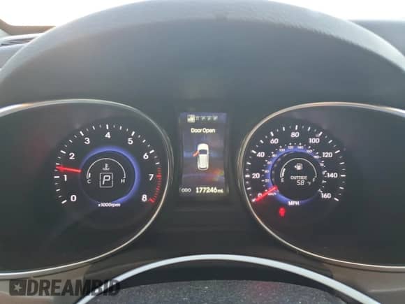 ✅ 2015 Hyundai Santa Fe • VIN: 5XYZUDLB1FG275315 • Lot: 86629095. Wystawiony na Copart z przebiegiem 177 246 mil. Bezpłatny archiwum sprzedaży aukcyjnych z USA i szczegółowy raport historii pojazdu na DreamBid. Zdjęcie 9.