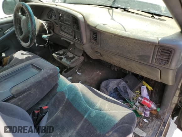 ✅ 2000 GMC Sierra 1500 SL • VIN: 1GTEK14V5YE344921 • Lot: 71933024. Wystawiony na Copart z przebiegiem Nie podano. Bezpłatny archiwum sprzedaży aukcyjnych z USA i szczegółowy raport historii pojazdu na DreamBid. Zdjęcie 8.