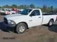 2016 Ram 1500 Tradesman z VIN 3C6JR6DG5GG239657, wystawiony jako IAAI lot #42068193 z przebiegiem 161 465 mil mil oraz . Historia ofert i sprzedaży dostępna na DreamBid. Obrazek 17.