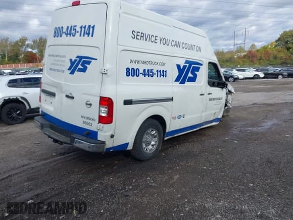 ✅ 2018 Nissan NV Cargo SV • VIN: 1N6AF0LY8JN818355 • Lot: 43591504. Wystawiony na IAAI z przebiegiem 201 248 mil. Bezpłatny archiwum sprzedaży aukcyjnych z USA i szczegółowy raport historii pojazdu na DreamBid. Zdjęcie 4.