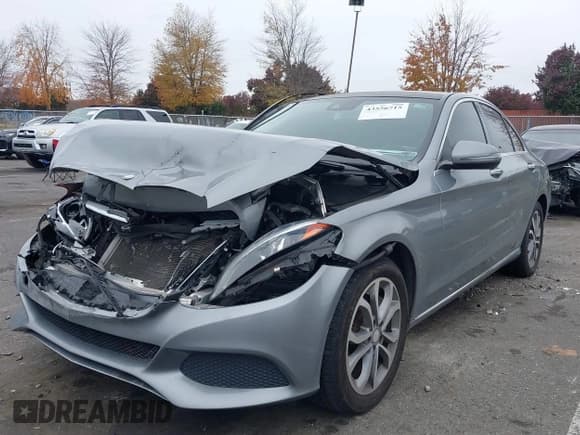 ✅ 2016 Mercedes-Benz C 300 • VIN: 55SWF4KB7GU150938 • Lot: 43556715. Wystawiony na IAAI z przebiegiem 97 536 mil. Bezpłatny archiwum sprzedaży aukcyjnych z USA i szczegółowy raport historii pojazdu na DreamBid. Zdjęcie 17.