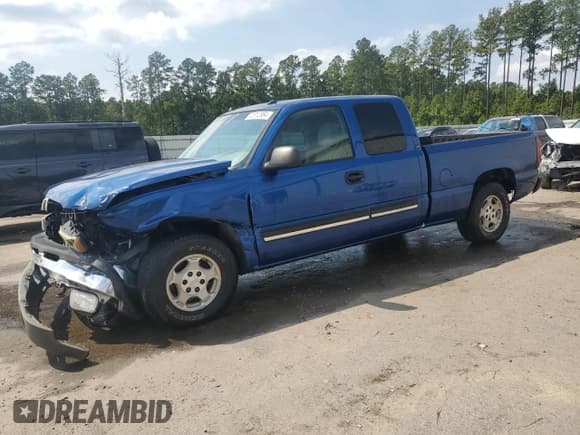 ✅ 2004 Chevrolet Silverado 1500 LS • VIN: 2GCEC19TX41368664 • Лот: 72812884. Опубликован ранее на Copart с пробегом 159 883 миль. Бесплатный доступ к архиву аукционных продаж из США и подробный отчёт об истории автомобиля на DreamBid. Изображение 1.