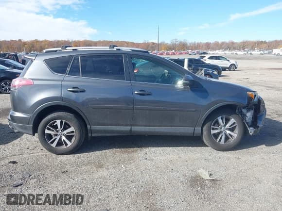 ✅ 2016 Toyota RAV4 XLE • VIN: JTMRFREV0GD178864 • Lot: 43592919. Listed on IAAI with 181,974 mi. Free auction sales archive from the USA and detailed vehicle history report at DreamBid. Image 13.