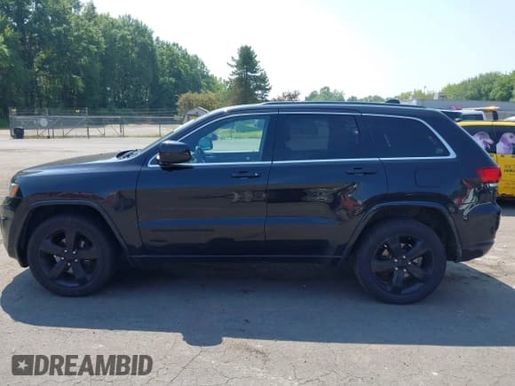✅ 2015 Jeep Grand Cherokee Altitude • VIN: 1C4RJFAG9FC853359 • Лот: 42983549. Опубликован ранее на IAAI с пробегом 211 543 миль. Бесплатный доступ к архиву аукционных продаж из США и подробный отчёт об истории автомобиля на DreamBid. Изображение 14.